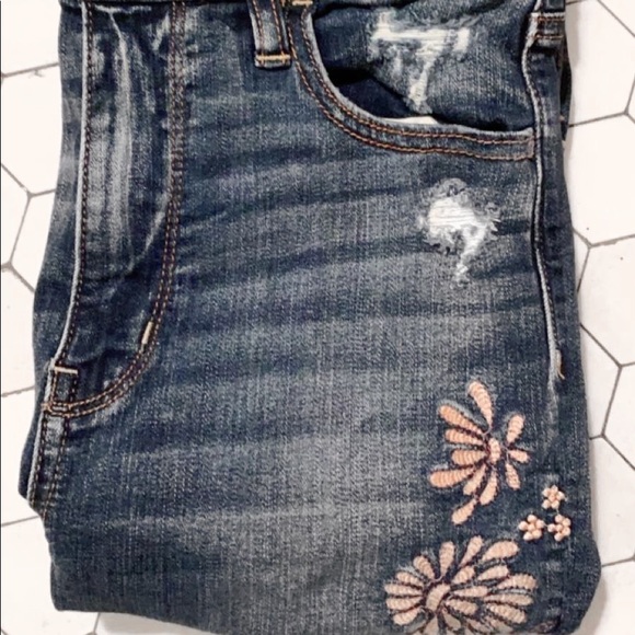 American Eagle Jean - Picture 4 of 5